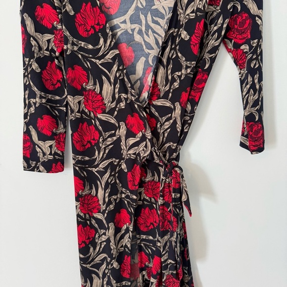 Banana Republic Red and Black Floral Long Sleeve Wrap Dress Petite XXS - Picture 4 of 7